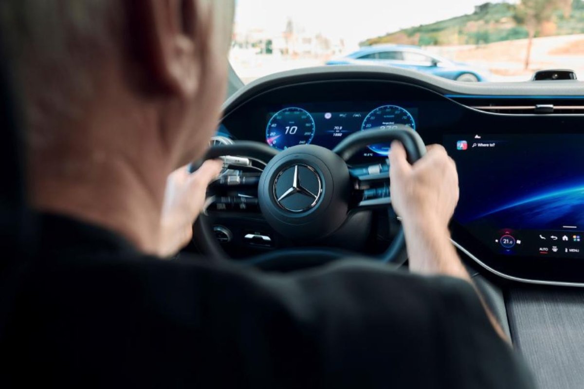 Mercedes s’allie à Wayve pour lancer une conduite assistée façon Tesla FSD