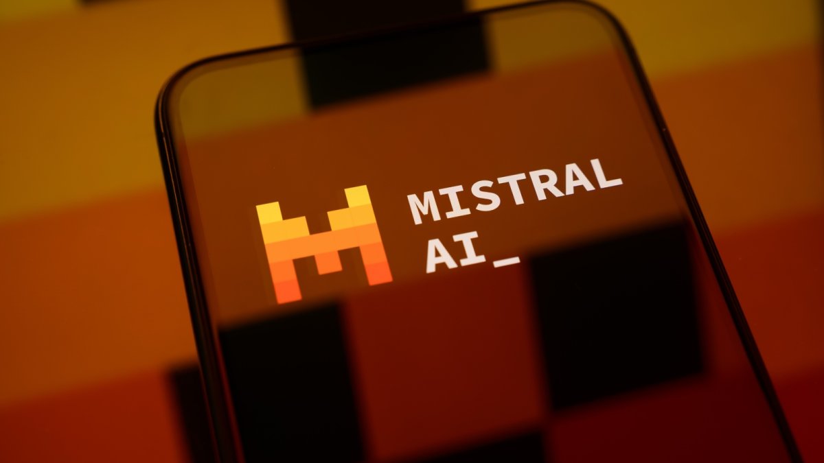Mistral investit des millions pour racheter...une boite de pub
