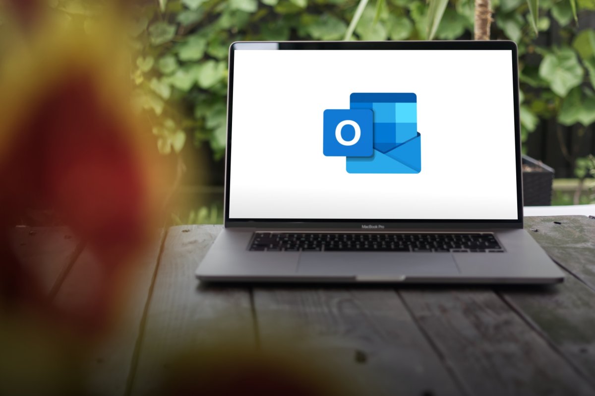 Outlook va vous permettre de travailler hors ligne, pour envoyer votre mail quand vous avez internet