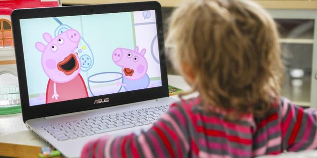 Écrans et enfants : quel impact sur la réussite scolaire ?