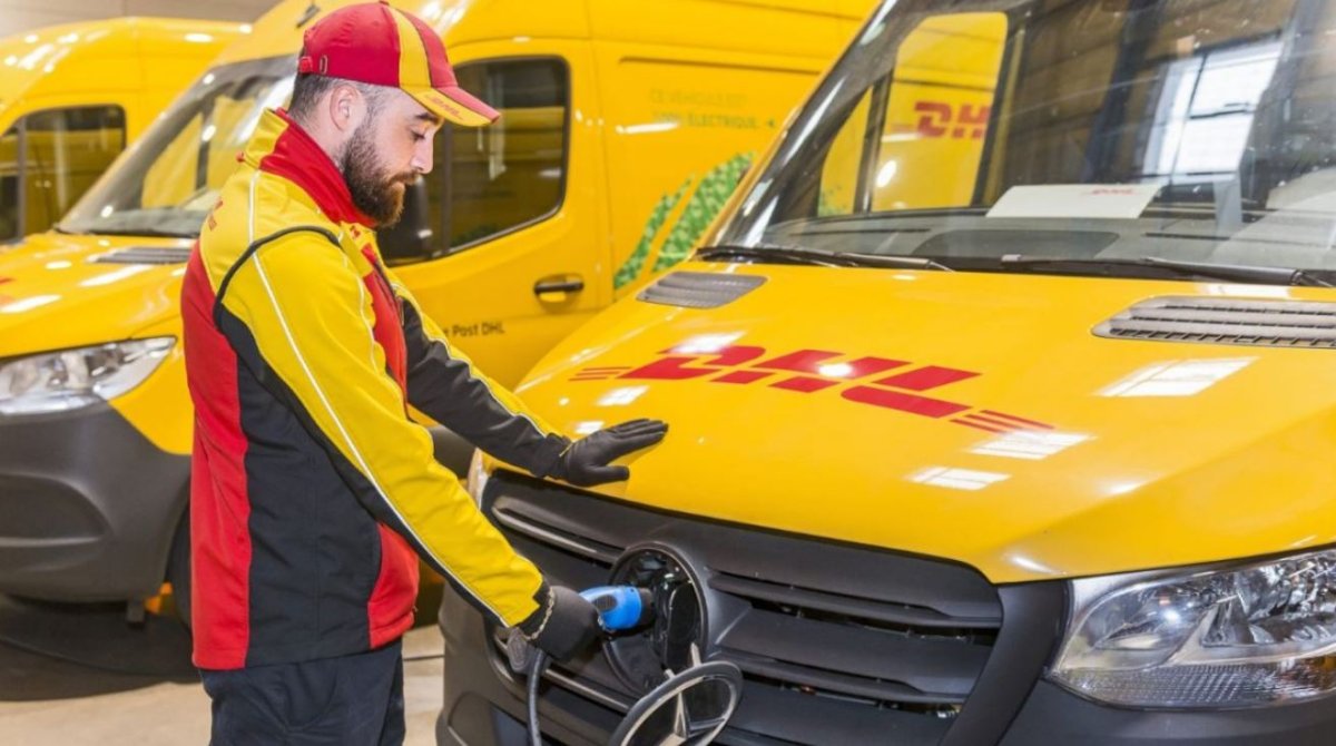 Pourquoi les camions DHL vont bientôt se faire très (très) discrets devant chez vous