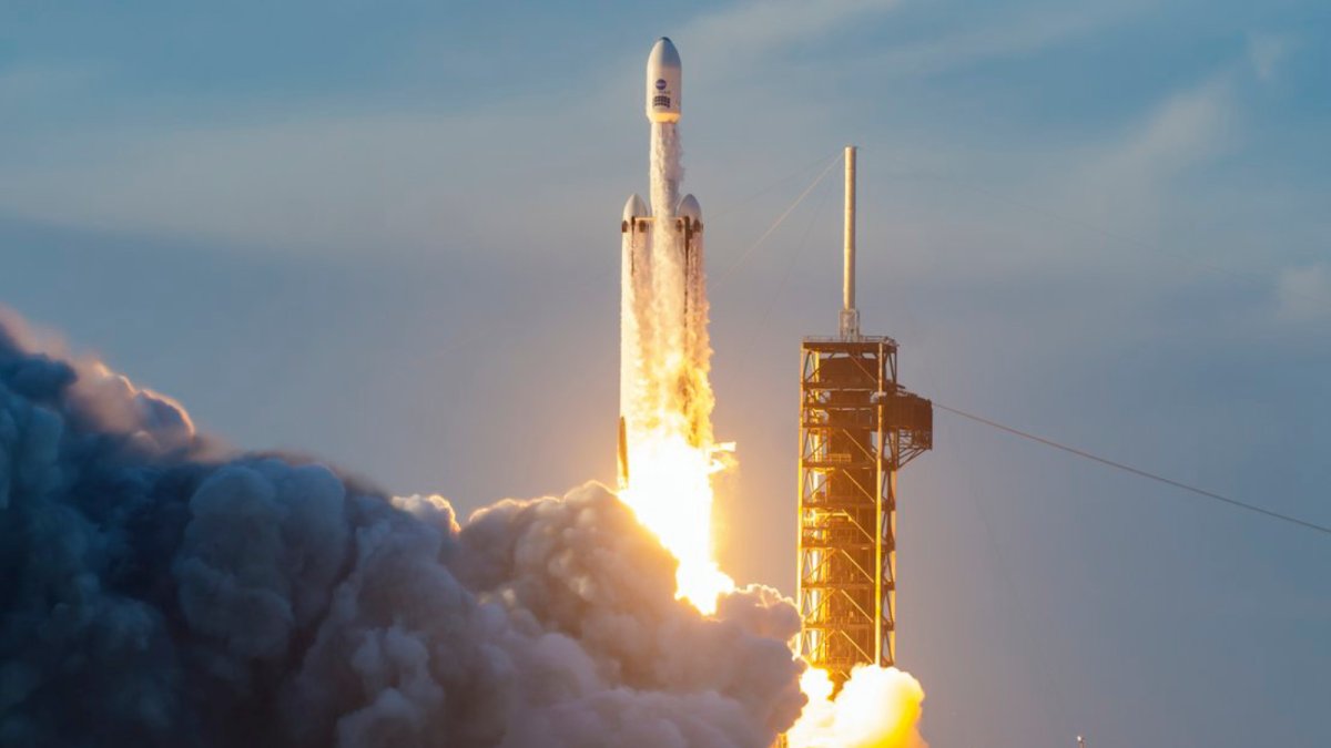 "Repousser les limites de la découverte" : les images spectaculaires du lancement du télescope Roman