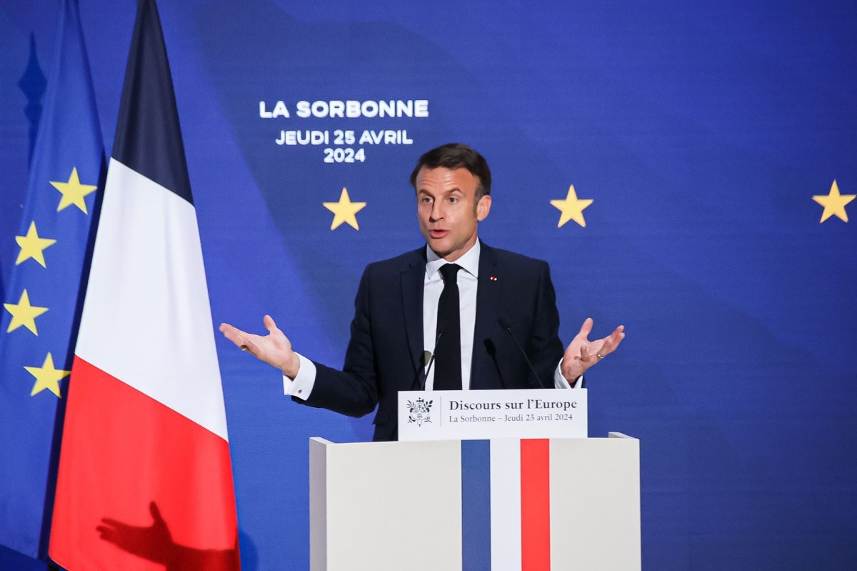 Réseaux sociaux interdits aux moins de 15 ans : Macron veut une loi européenne