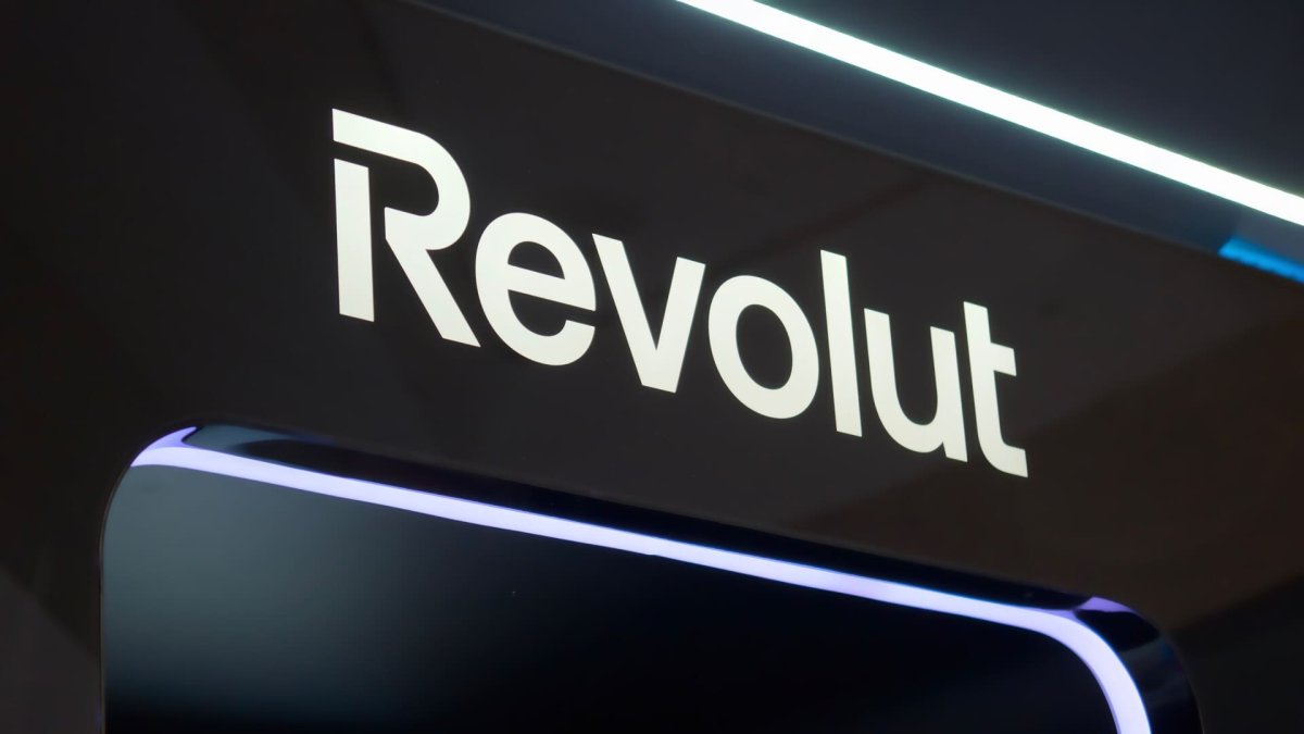 Revolut lance le paiement par reconnaissance faciale: bientôt la fin de la carte bancaire?
