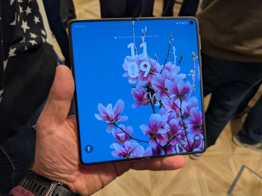 Smartphone pliant Mate X7, routeur Wi-Fi 7 design, écouteurs bijou... Huawei dévoile sa vitrine de ce début 2026