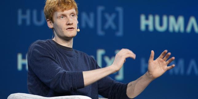 SpaceX rachète Cursor, éditeur de logiciel de code assisté par IA valorisé à 60 milliards de dollars