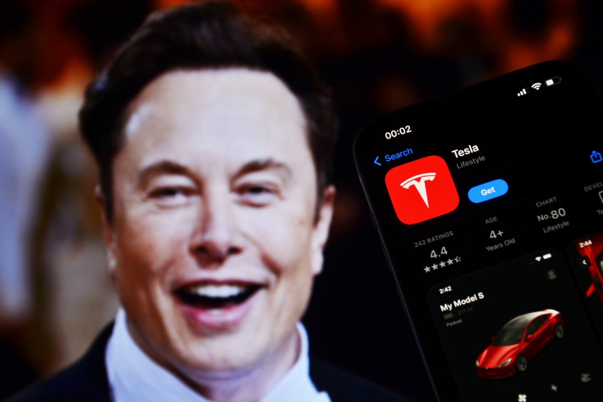 Tesla FSD en Europe : Leçons de Transformation Digitale pour le Maroc