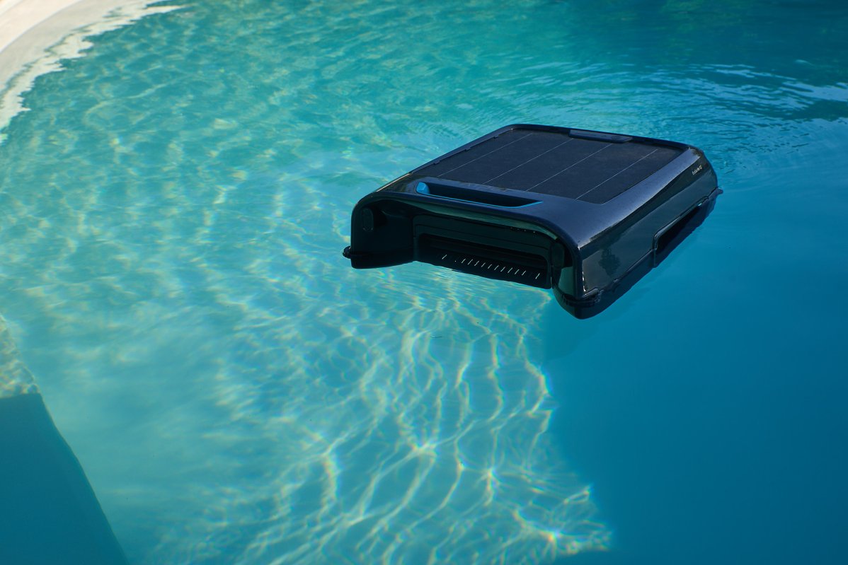 Robot piscine EcoSurfer S2 : l'innovation au service de votre marque