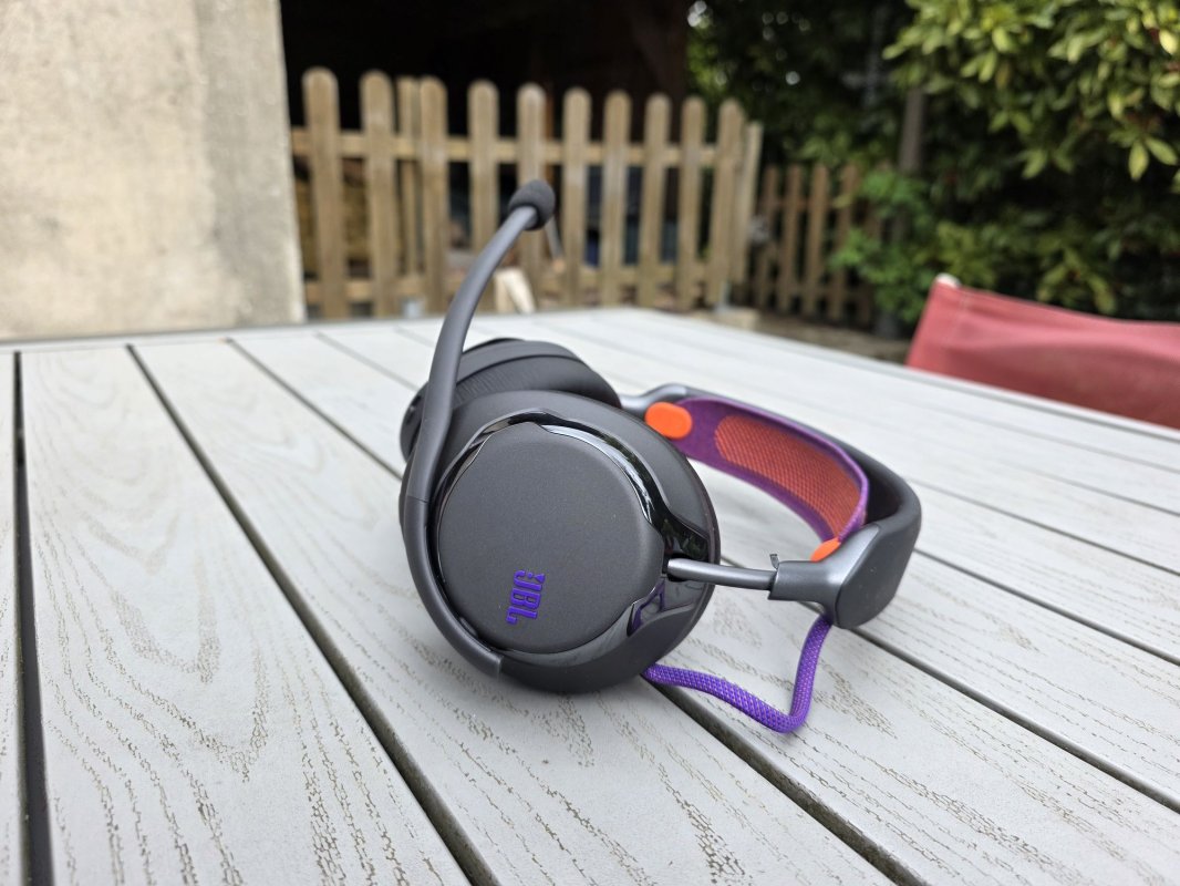 JBL Quantum 950 : l'audio gaming au service de votre stratégie digitale