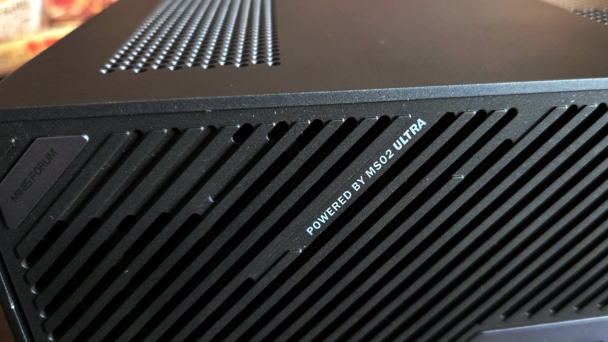 Test Minisforum MS-02 Ultra : on a dopé cette minuscule station de travail avec une GeForce RTX 50
