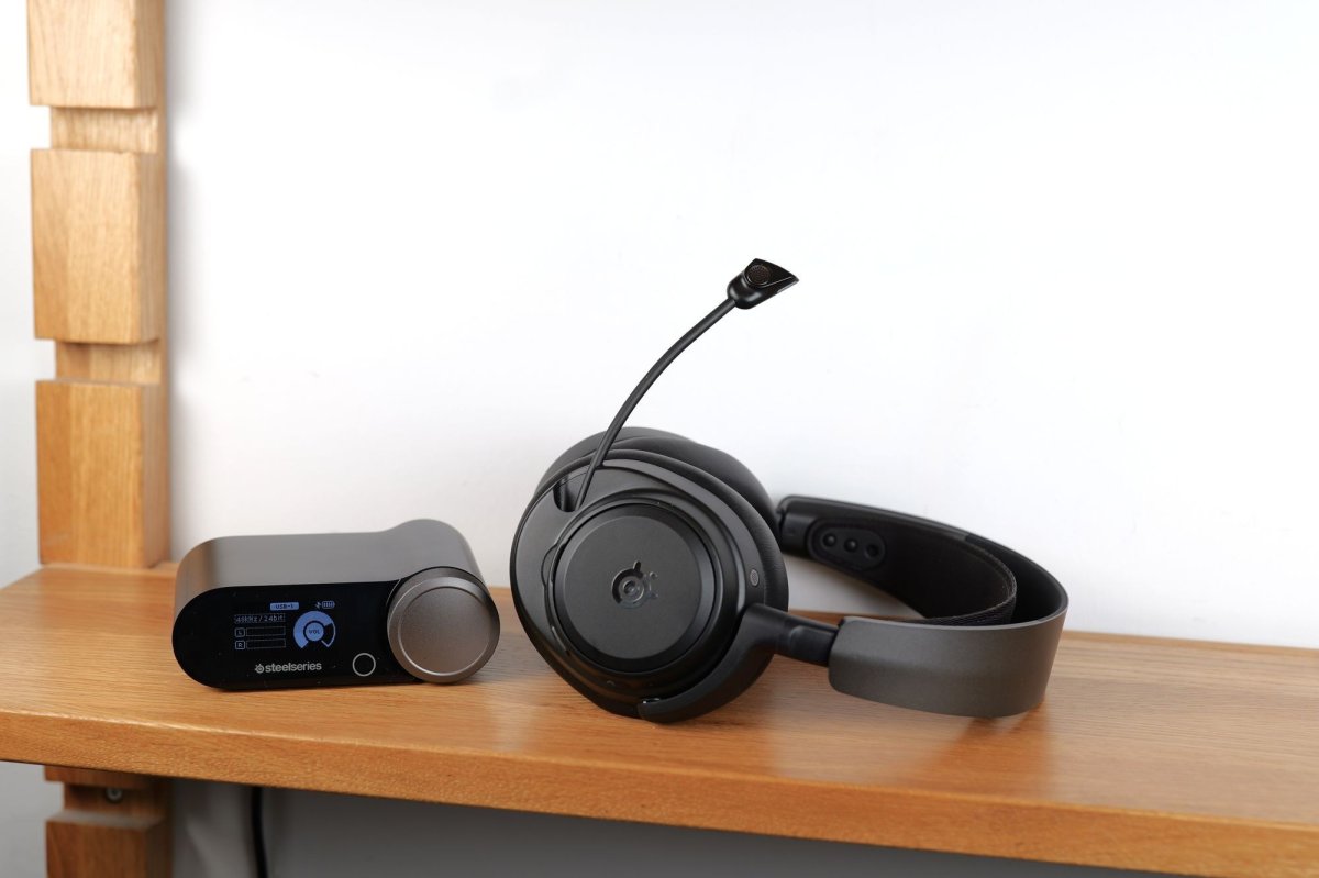 Test Steelseries Arctis Nova Pro Omni : une esquisse du casque gaming ultime