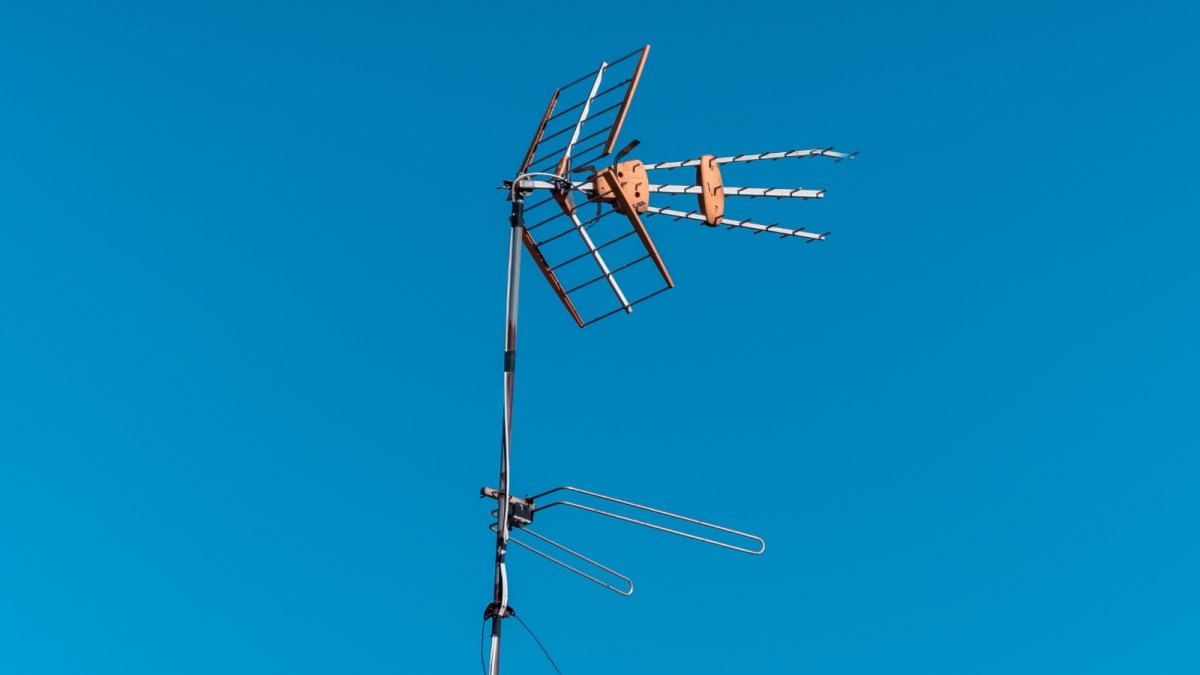 TNT en France : signaux faibles pour la télé hertzienne