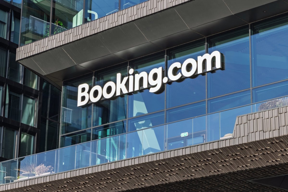 Marketing Digital : Booking.com et la Conformité, Leçon pour les Entreprises