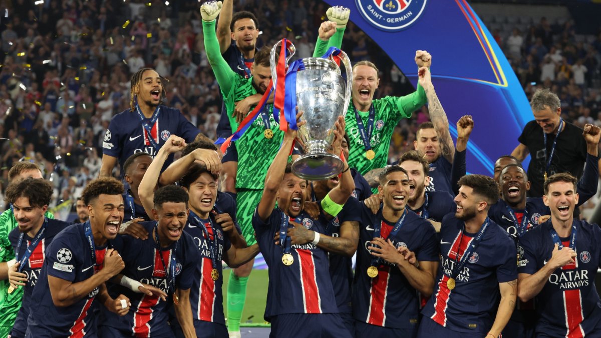 IA et Paris Sportifs : Pourquoi l'Expertise Humaine en Marketing Digital Reste Cruciale