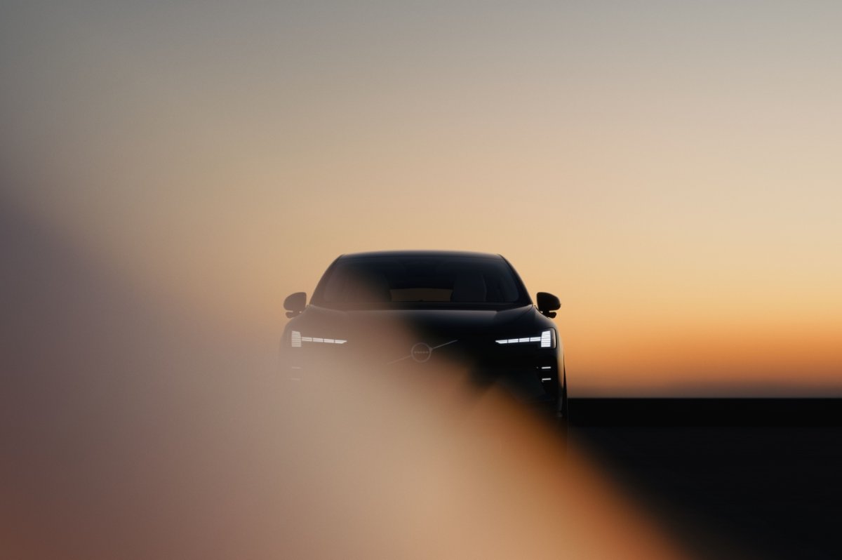 Volvo EX60 : 810 km d'autonomie, une leçon d'innovation pour votre stratégie digitale