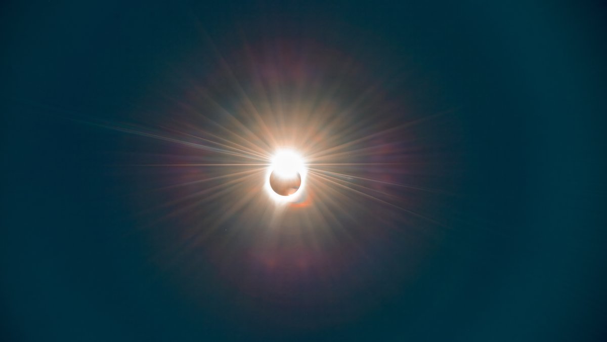 Vous ne voulez pas manquer l'éclipse du 12 août ? Cette application française vous dit exactement quand lever les yeux au ciel