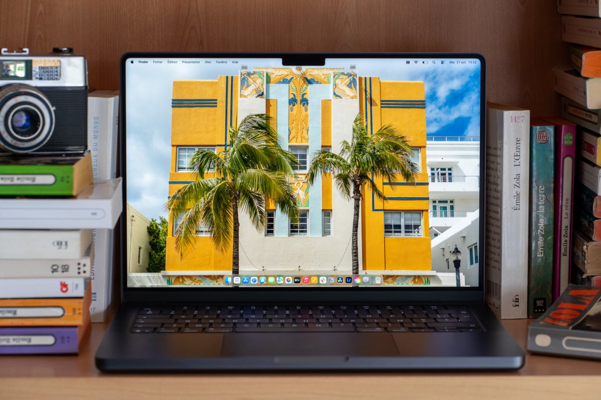 MacBook Pro OLED 2026 : Stratégie Digitale pour Anticiper l'Innovation