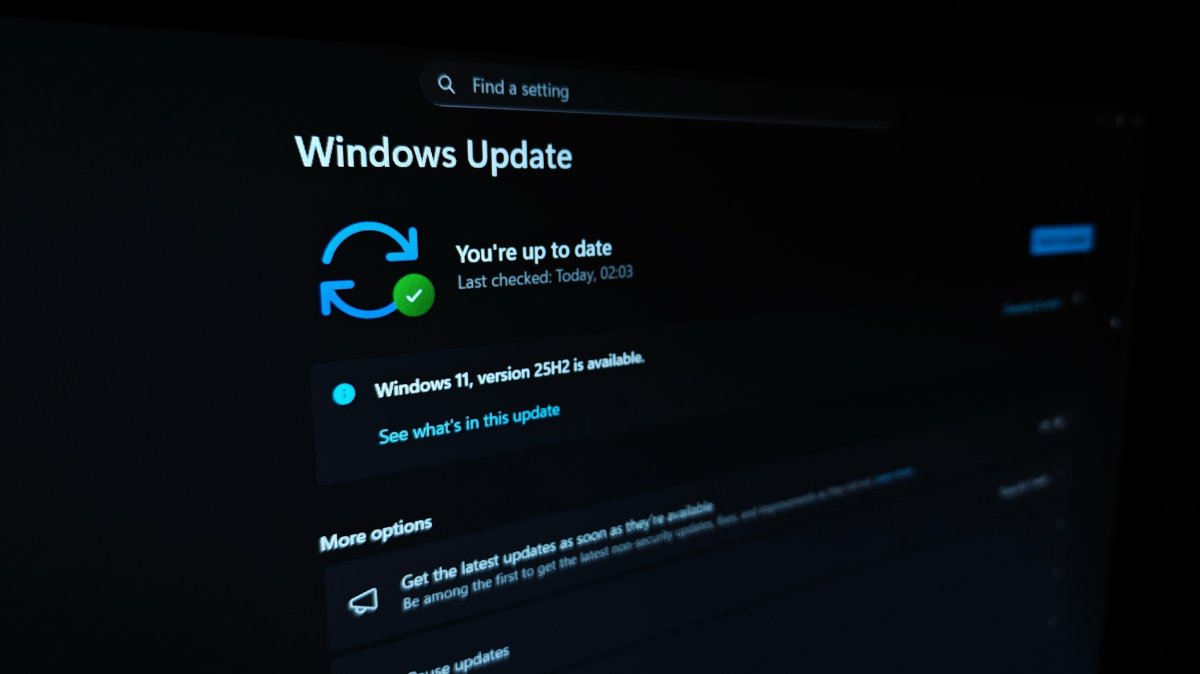 Windows 11 25H2 s’impose toujours plus sur les PC grand public avant l’arrivée de l'édition 26H2