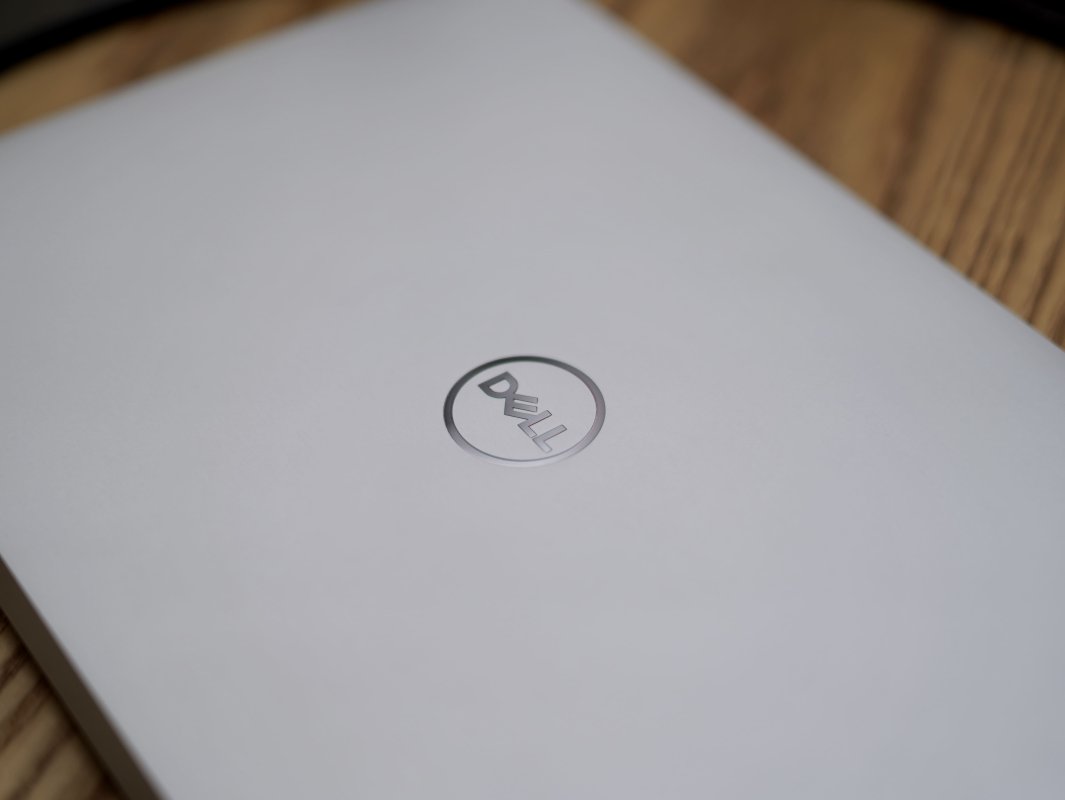 Dell XPS 14 vs MacBook Air : Leçon d'Efficacité pour Votre Stratégie Digitale